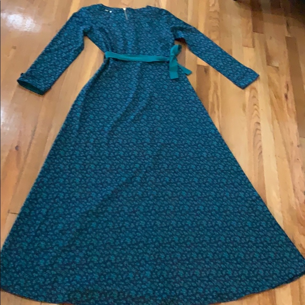 Women dress - Picture 1 of 8